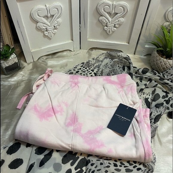 LUCKY Brand Pink & White Tie Dyed Shorts. SizeL - Picture 3 of 10